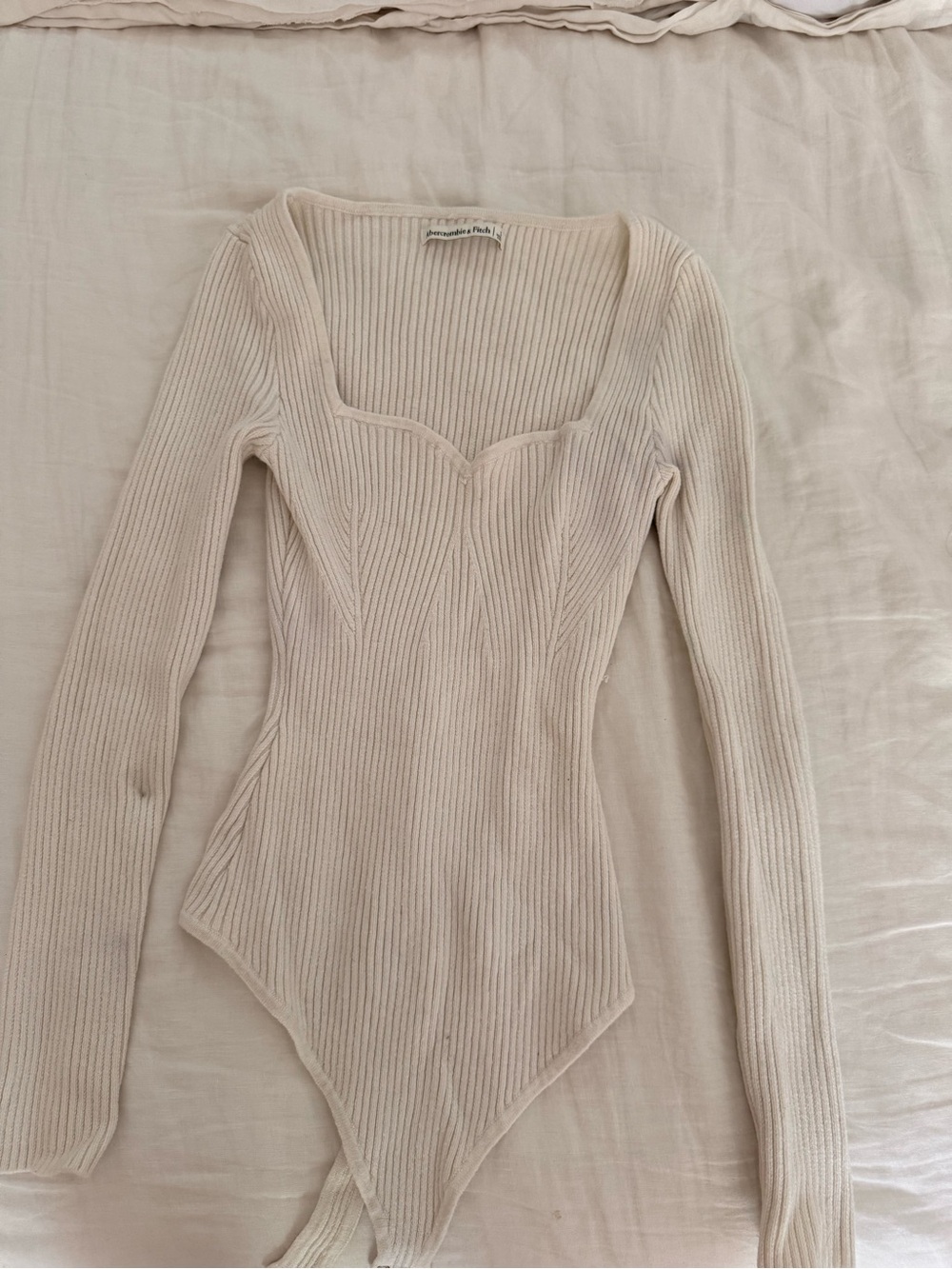 Abercrombie & Fitch Ribbed Sweetheart-Neck Bodysuit in Cream